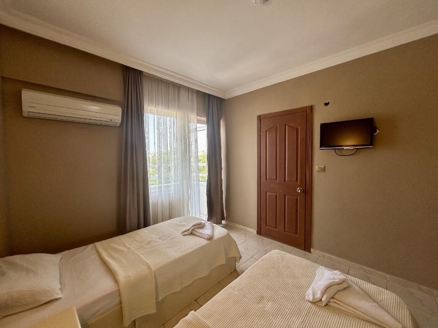 BASEL ROOM2