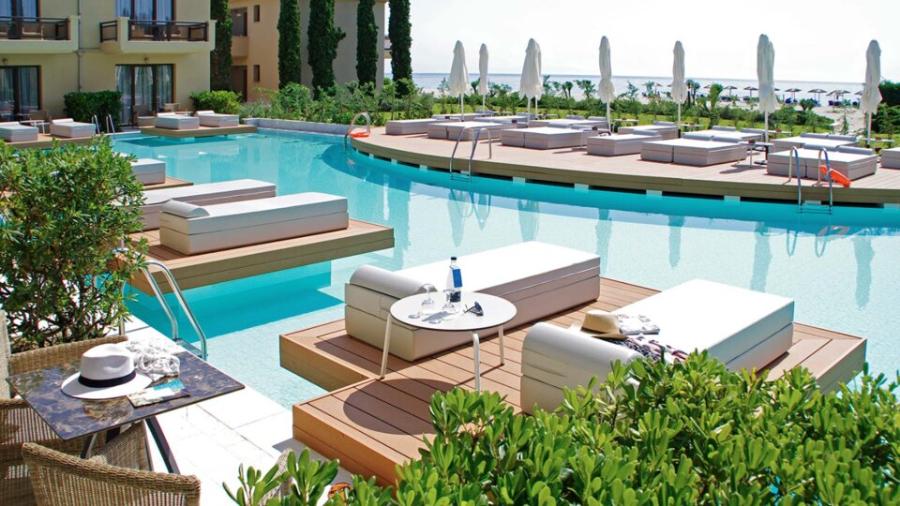 executive swim up soba