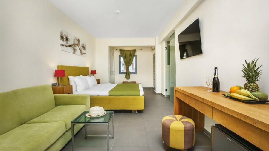 JUNIOR SUITE